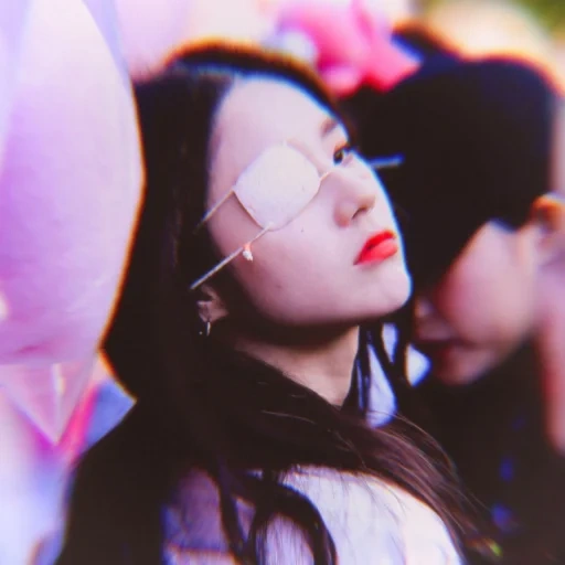 la ragazza, fiore di loto, loona heejin lq, jennie blackpink, irene red velvet