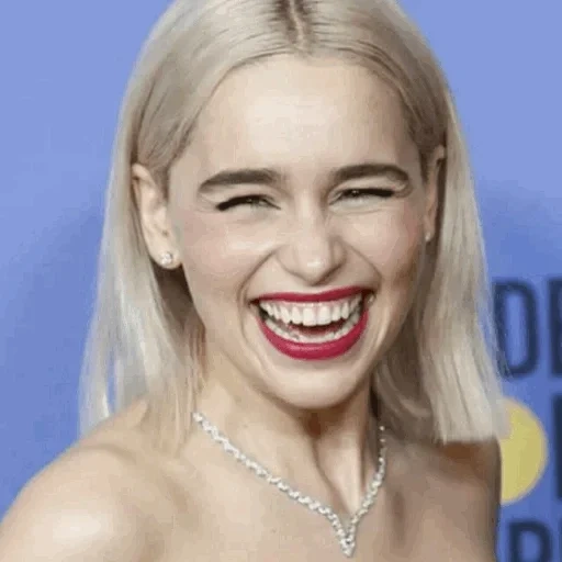 jovem, emilia clark, emilia clarke, emilia clark 2018, sorriso de emilia clark