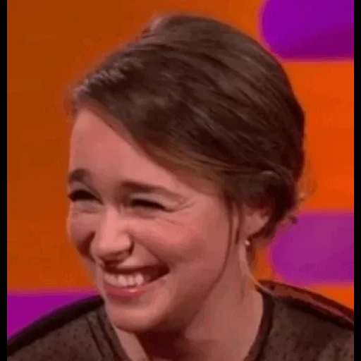 girl, emilia clark, emilia clark laughs, emilia clark norton show, emilia clark show graham norton