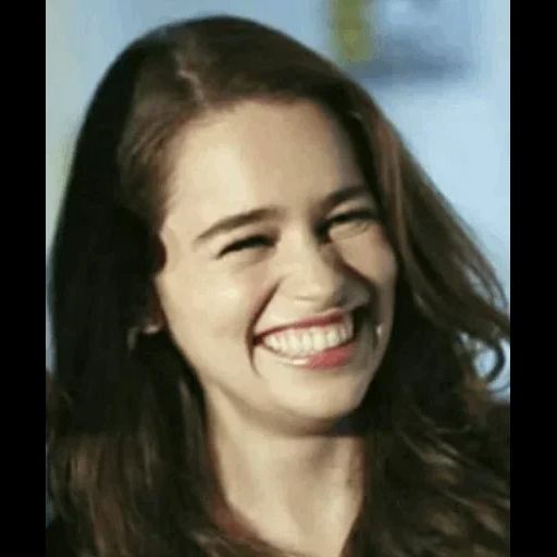 mujer joven, emilia clark, la sonrisa de emilia clark, emilia clark smile, la actriz clark se ríe