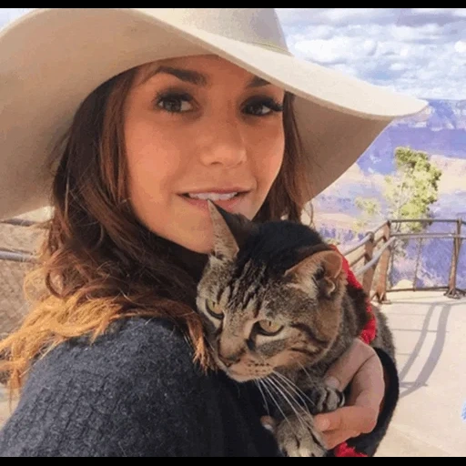 facebook, nina dobrev, aichi cobures, publicación de instagram, victoria justis