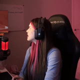 the gamer, the girl, streaming tweets, das büro von tevic, twich streaming