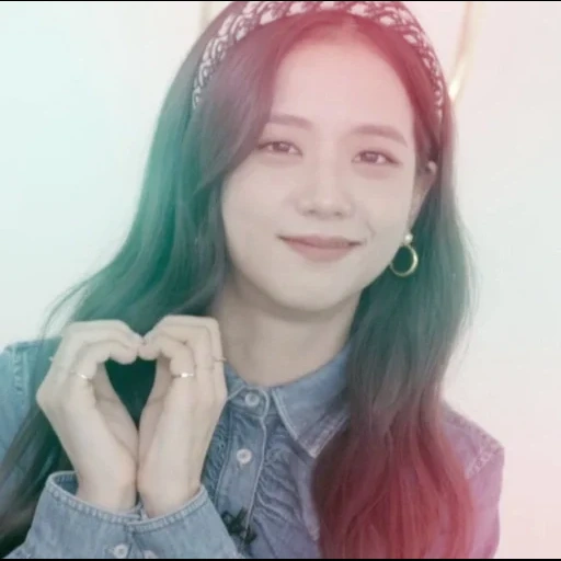 kim jisu, blackpink jisoo, velène rouge, blackpink jisoo frappe, drame de robot maman 2017