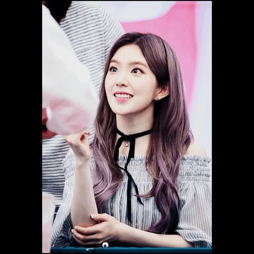 irene, kan silgi, velluto rosso, red velvet irene, irene irin red velvet