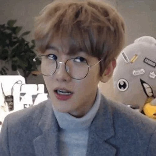 xiu ming, cheeks, park chang-lie, baekhyun exo, exo baixing meme