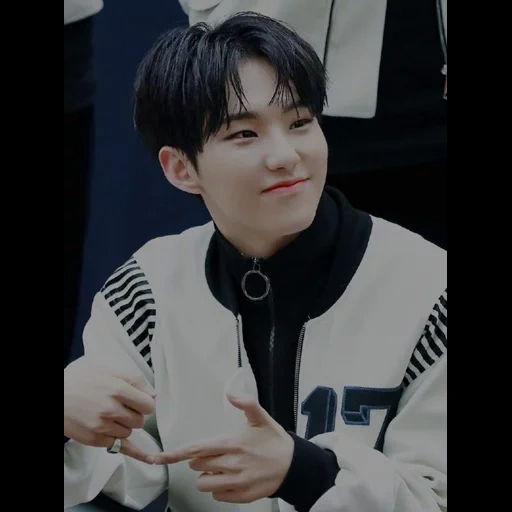 kwon shi yon, hoshi seventin, hoshi diciassette, acconciature cinesi, debutto da hoshi diciassette