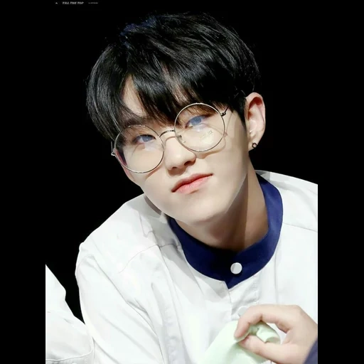 seventeen, hoshi seventeen, seventeen wonwoo, diecisiete gafas hu zhi, seventeen kwon soonyoung