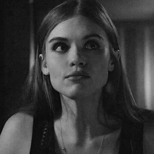 la ragazza, lydia martin, zombie night film 2013, lydia martin wolf, lydia martin screen caps