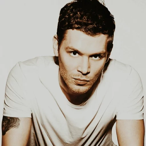 joseph morgan, klaus michaelson, aktor joseph morgan, joseph morgan aktor serupa, joseph morgan photo shoot maniac