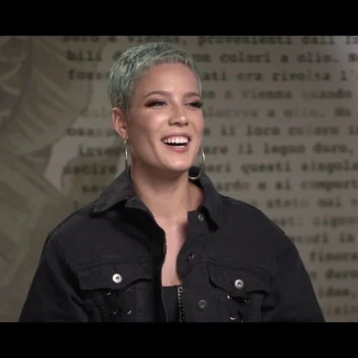 halsey, wanita muda, wawancara merah muda, merah muda di keras, penyanyi pink amerika botak