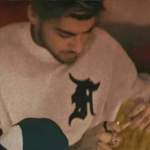 gli uomini, le persone, foto appartamenti, sempre il tuo leo, zayn still got time