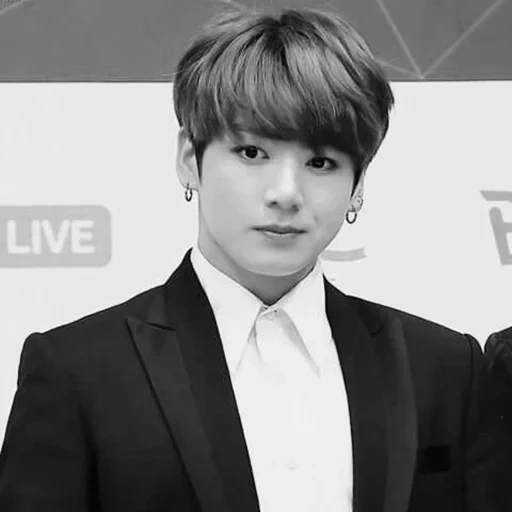 чонгук, чон чонгук, bts jungkook, bangtan boys, чонгук платье