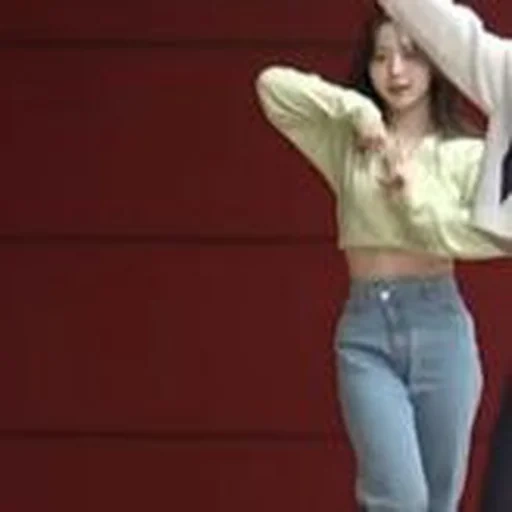 junge frau, mädchen korea, koreanische mädchen, momoland yeonwoo pop, subin dal shabet unfall