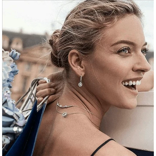 martha, swarovski, martha hunt, lili claspe, pendientes de cristal swarovski