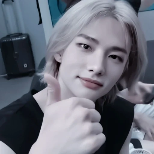 yin jin, felix stray kinder, huang xianzhen blonde haare, huang xianjin 2020 blonde haare, russische staatliche akademie der darstellenden künste