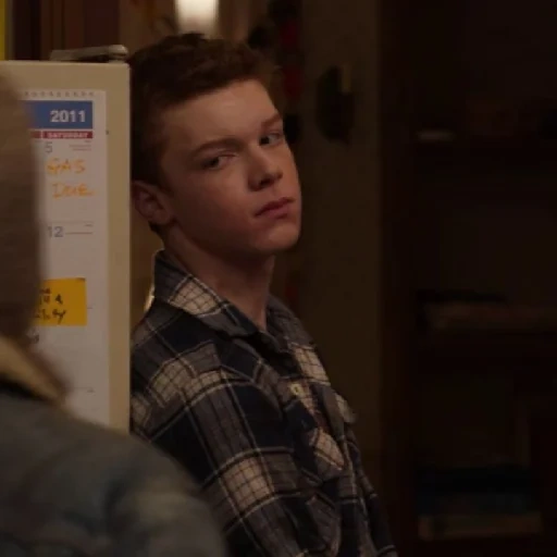 anna, gente desvergonzada, ian gallagher, cameron monahan, cameron mona han desvergonzado noel