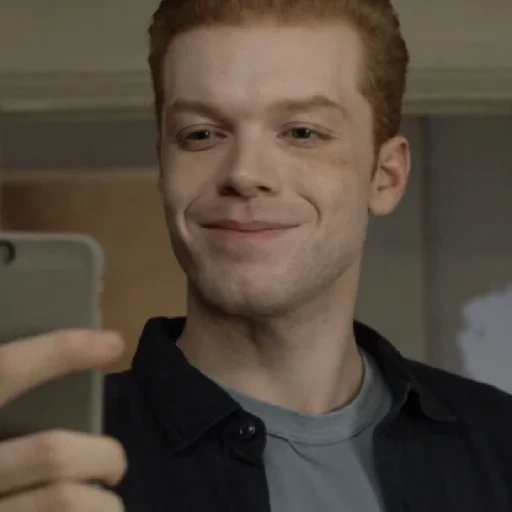 estetica, senza vergogna, ian gallagher, cameron monnaen, cameron monaen jerome