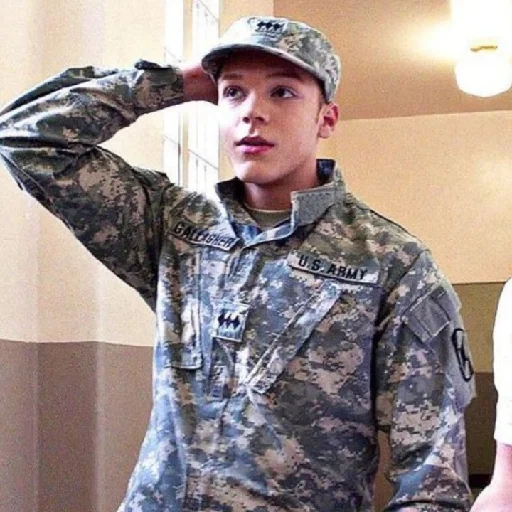 ian gallagher, cameron monnaen, aktor korea, kan ha hal dari angkatan darat, kim hyun june army