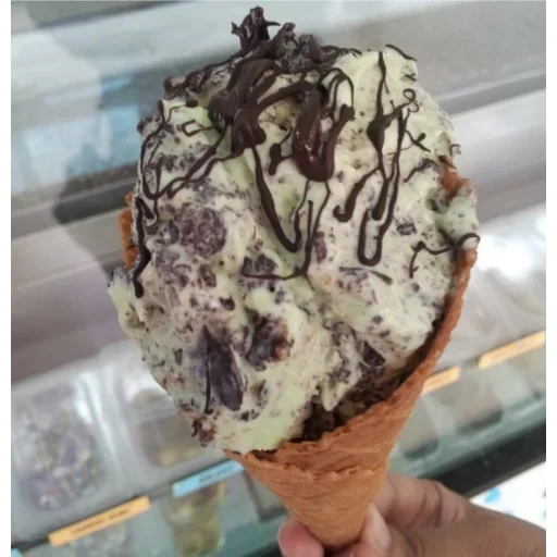 alimento, helado de pastel, postre de helado, helado menta haoo, helado de gofres con chocolate