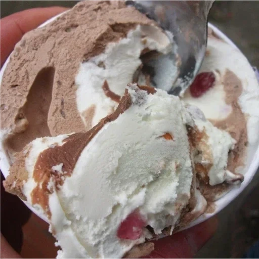 helado, helado derretido, el helado es el más, helado de leche, helado