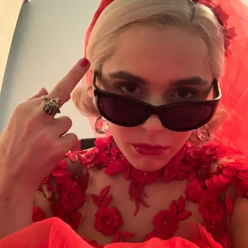 la ragazza, le donne, le persone, i costumi di lady gaga, amina bonomarova