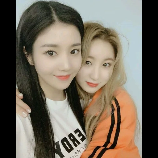 duas vezes, jovem, duas vezes dahyun, duas vezes nayeon, veludo vermelho irene