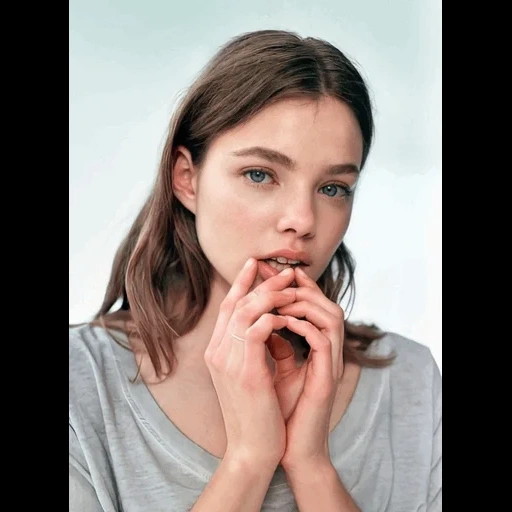 jeune femme, christine froset, jeunes modèles, belle femme, profil du visage christine froset