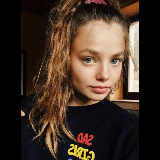 gadis, gadis kecil, kristen frosette, frada koroliova, barbara palvin