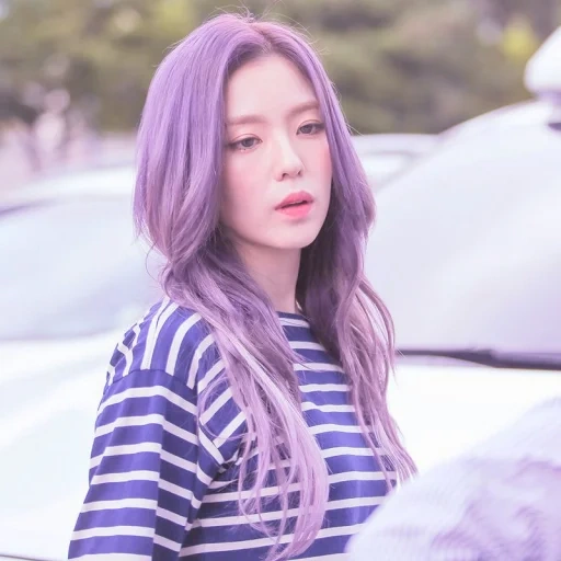 irene red velvet, red velvet irene ungu, irene rambut putih beludru merah, irene lampu merah rambut ungu korduroi, irene rambut ungu beludru merah