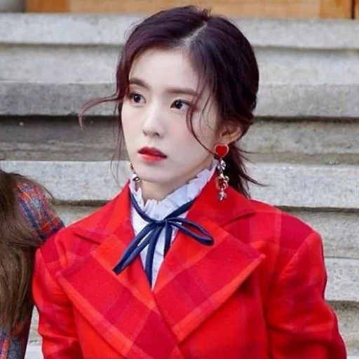 kiki ideol, irin red velvet dalam red, red velvet mengintip a boo, red velvet irene, red velvet