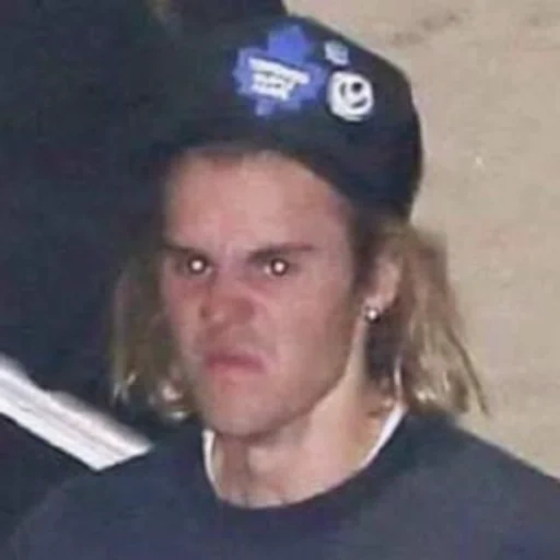 cara de meme, justin bieber, evan peters 2014, dulce hogar alabama hermana, el demonio debajo de mi cabeza me drague al infierno