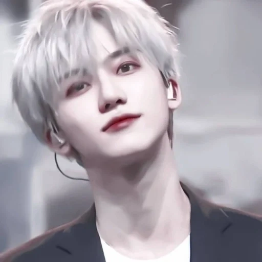 kim ta hyun, exo baekhyun, le gars est blond, faire 5000 mètres, prix kim taehyun 2019