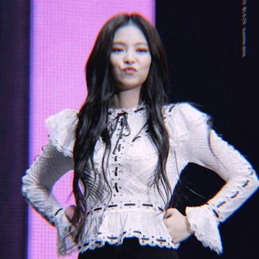 jennie, kim jennie, jenny kim, blackpink jennie, jennie stage outfits