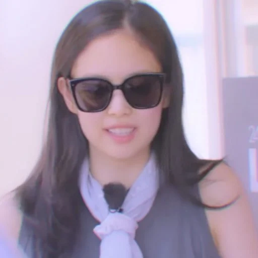 glasses, girl, girl, sunglasses, sunglasses are very fashionable