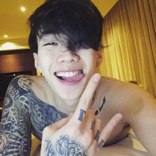 jay pak, tatuaje de jay pak, selfie de jay pak, hombres coreanos, hombres asiáticos