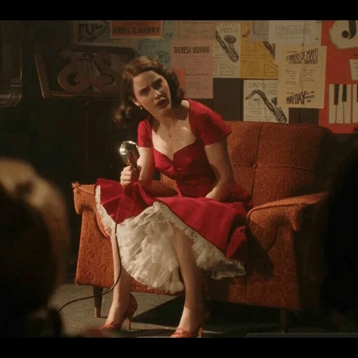 sra meisel, rachel brosnyan, la maravillosa sra maisel, sra maisel vestido rojo, increíble sra meisel