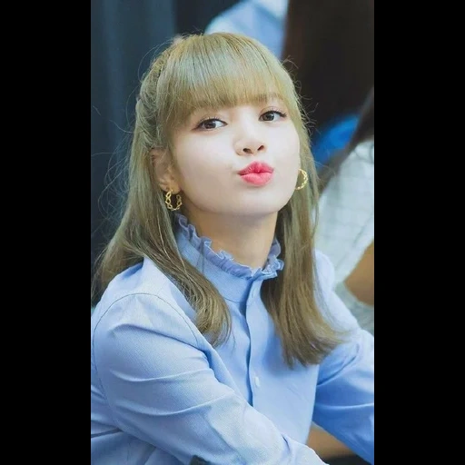 la ragazza, polvere nera, lisa blackpink, jennie blackpink, lalisa blackpink