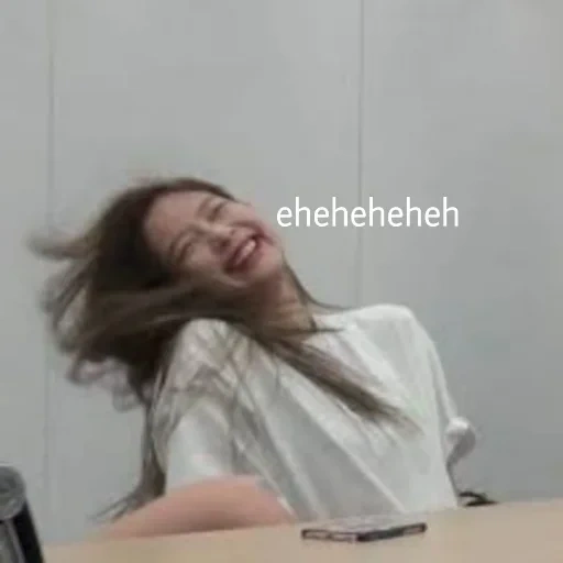 jenny kim, jennie jisoo, memes blackpink, jennie blackpink, o rosto descontente de jisoo