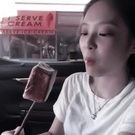 coreanos, jenny kim, kim jennie, lisa ice cream, blackpink jennie