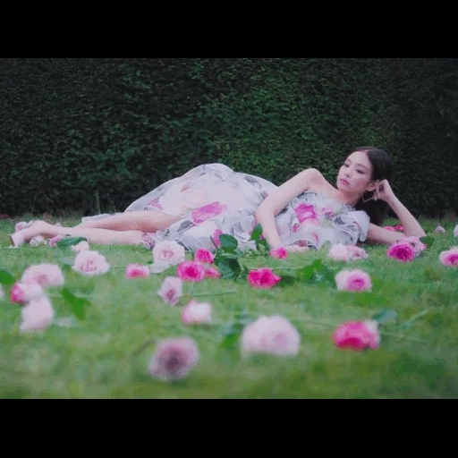 jenny kim, jennie solo, video flash, blackpink jennie, copertina dell'album da solista di jennie