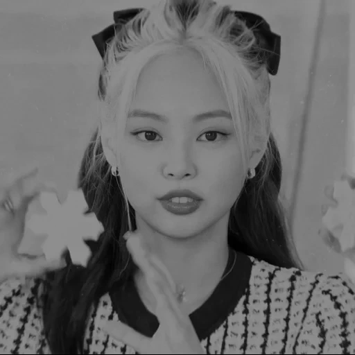 jennie, barrettes à cheveux, poudre noire, nœud papillon noir, jennie blackpink