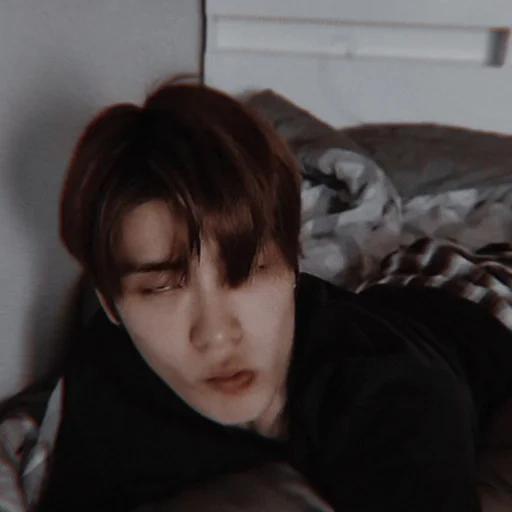 humano, jaehyun, nct wayv, nct jaehyun, jaehyun llorando