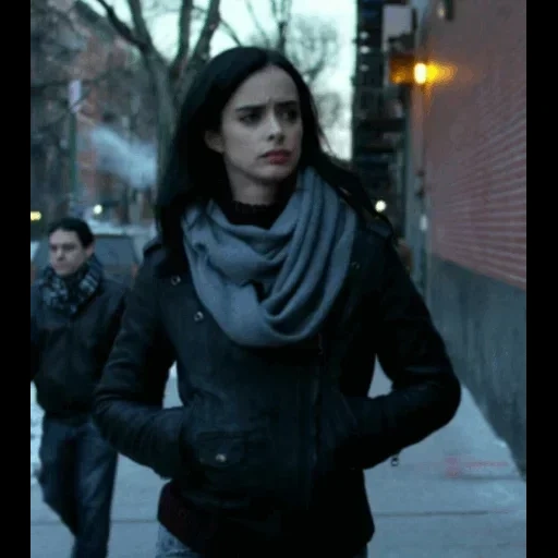 campo de la película, kristen ritter, jessica jones, chaqueta de cuero, serie de televisión jessica jones pam