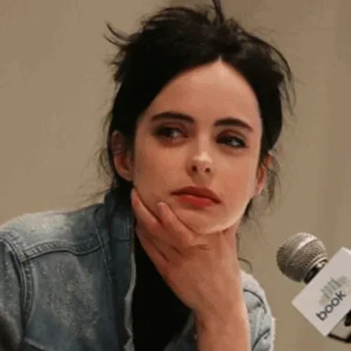 kristen ritter, kristen stewart, drenaje de kristen stewart, kristen ritter pone los ojos en blanco, krysten ritter en la conferencia de prensa de jessica jones en nueva york