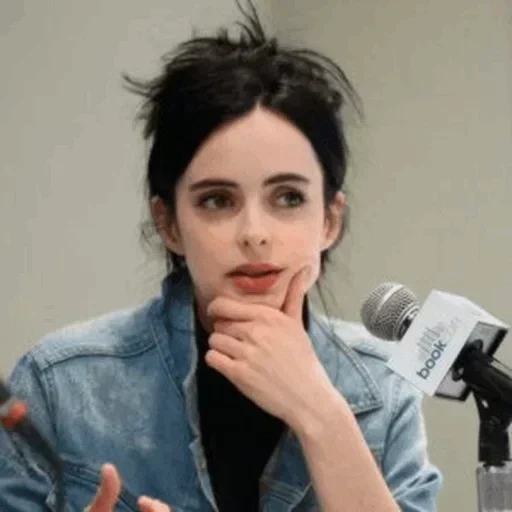 wanita muda, kristen ritter, aktris jessica jones, kristen ritter tanpa riasan, krysten ritter di konferensi pers jessica jones di new york