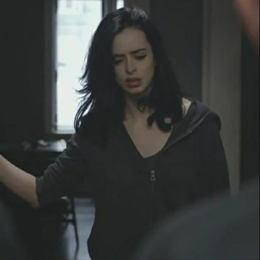 jeune femme, champ du film, kristen ritter, jessica jones, rosario dawson jessica jones