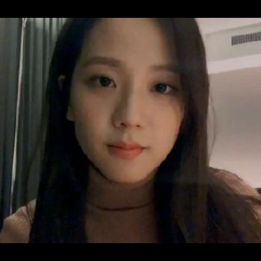 kim jisu, jisoo kim, jisoo blackpink, bandeja de arado de khan yg, material de novia de kim jisoo