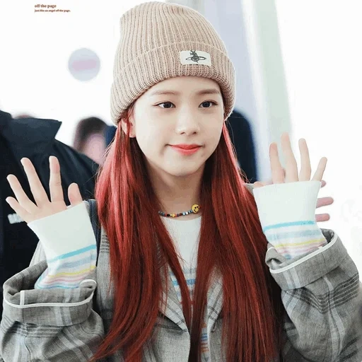 la ragazza, jin ji show, polvere nera, jisoo blackpink, kim jisoo blackpink