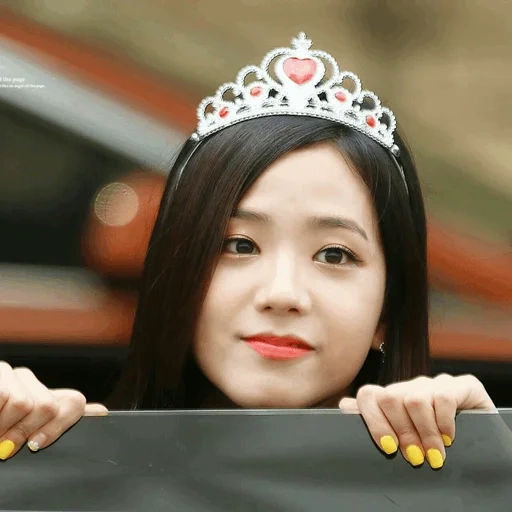 jin ji show, ginger soo crown, donne coreane, jin ji soo black powder, jenny black pink crown