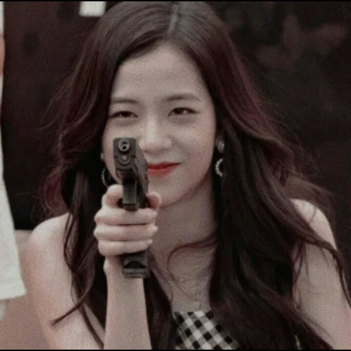 gin ji-soo, poudre noire, jennie jisoo, jisoo blackpink, kim jisoo blackpink